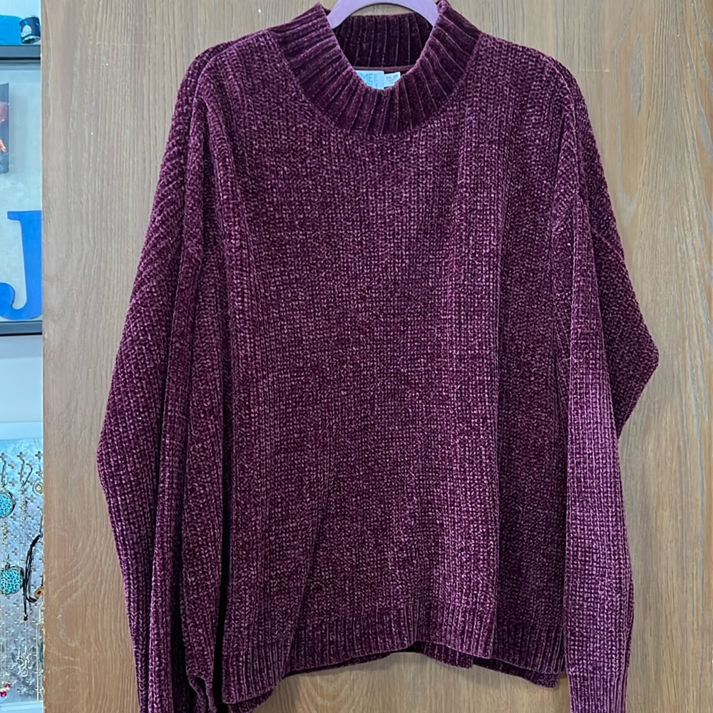 Oversized maroon sweater